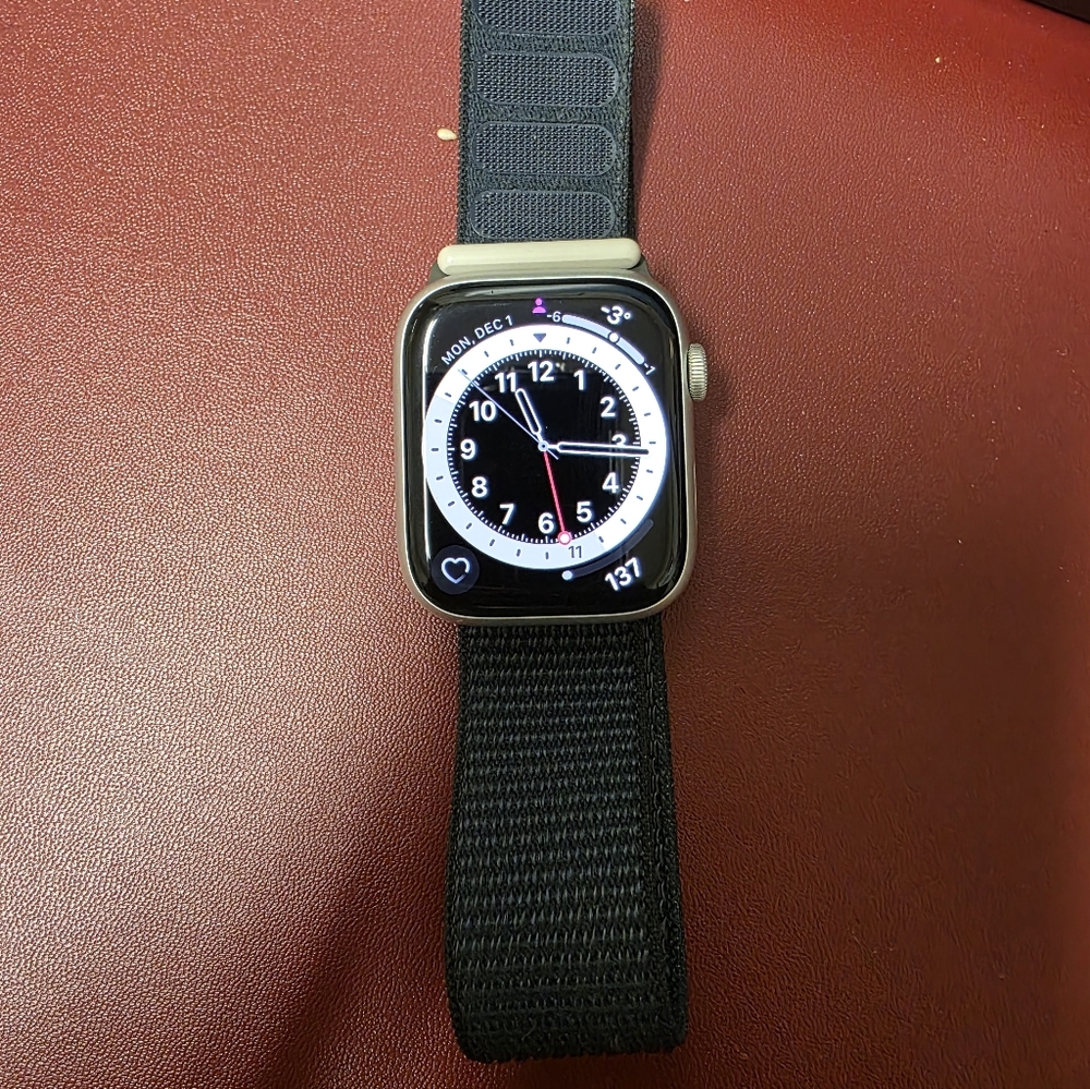 Apple Watch Series 9 45mm GPS